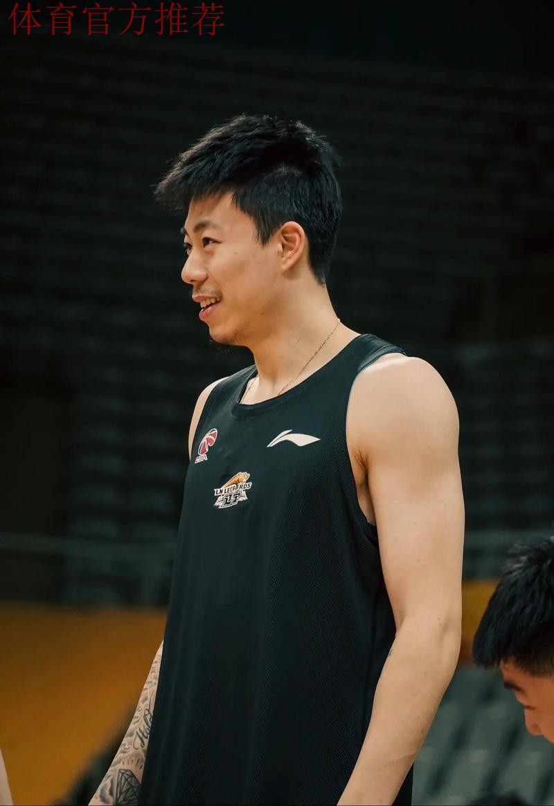 【集锦】沈阳轰炸机起飞!张镇麟10分3助攻,远距离滑翔双手灌篮 【集锦】沈阳轰炸机起飞!张镇麟10分3助攻,远距离滑翔双手灌篮